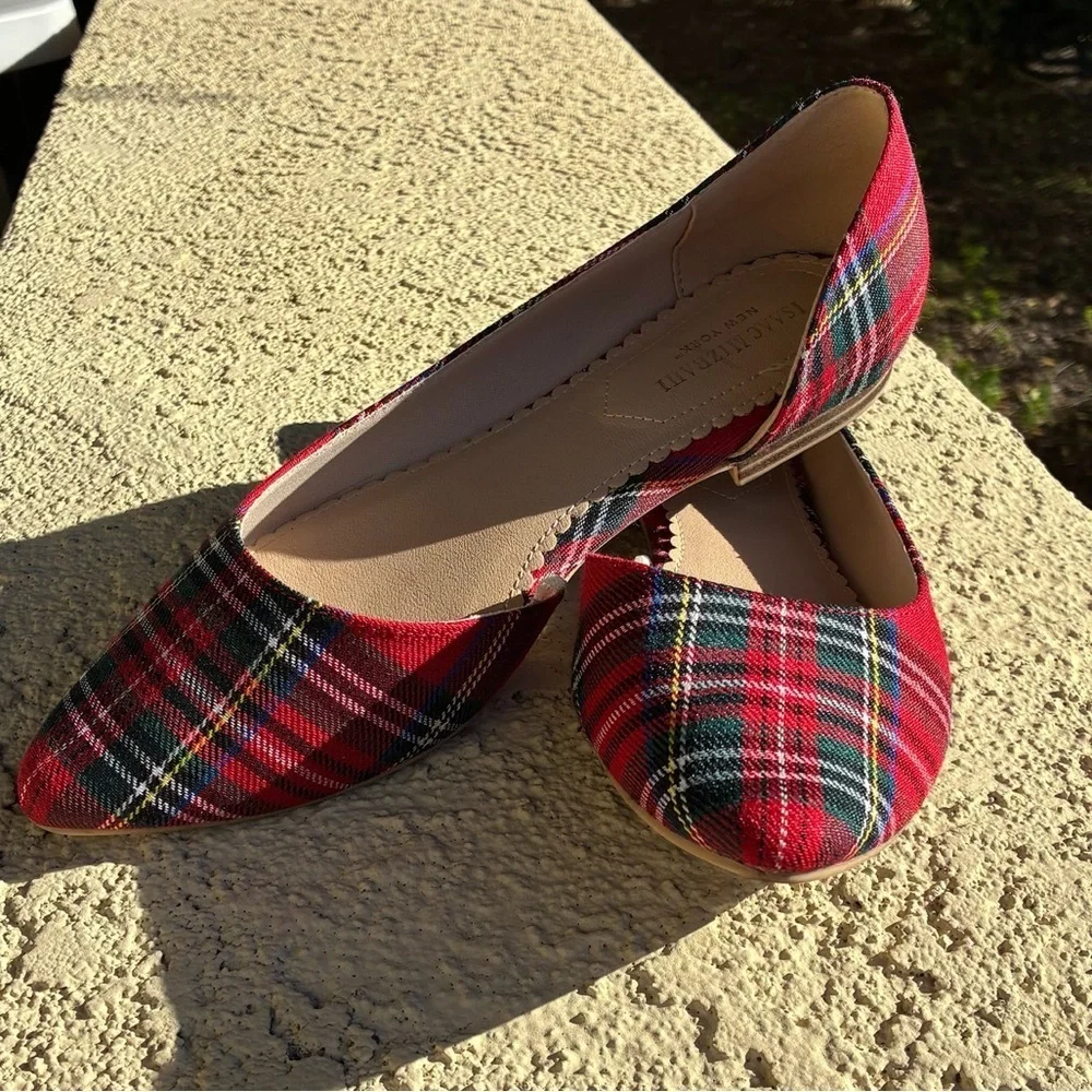 Issac Mizrahi Plaid Red Women's Flats 7.5